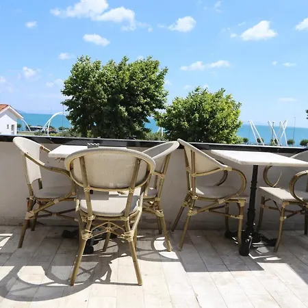 Arat Κωνσταντινούπολη