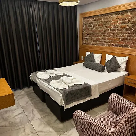 Aparthotel Arat