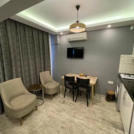 Aparthotel Arat *